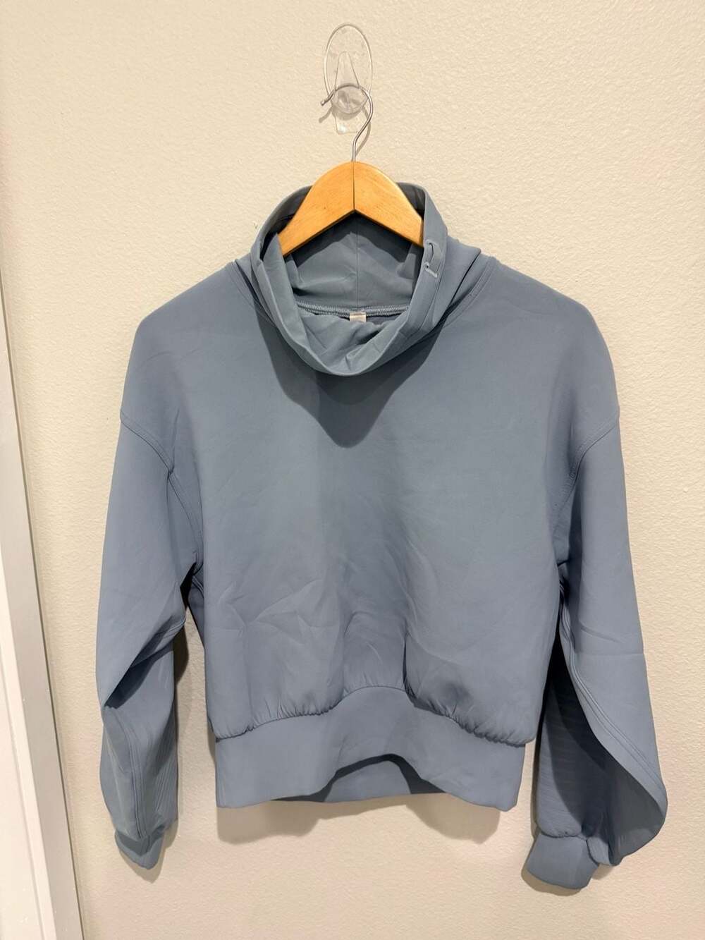 Lululemon Full Flourish Pullover Size 6 Blue Willow